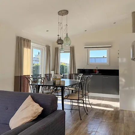 Lovely In With Wifi Holiday home *